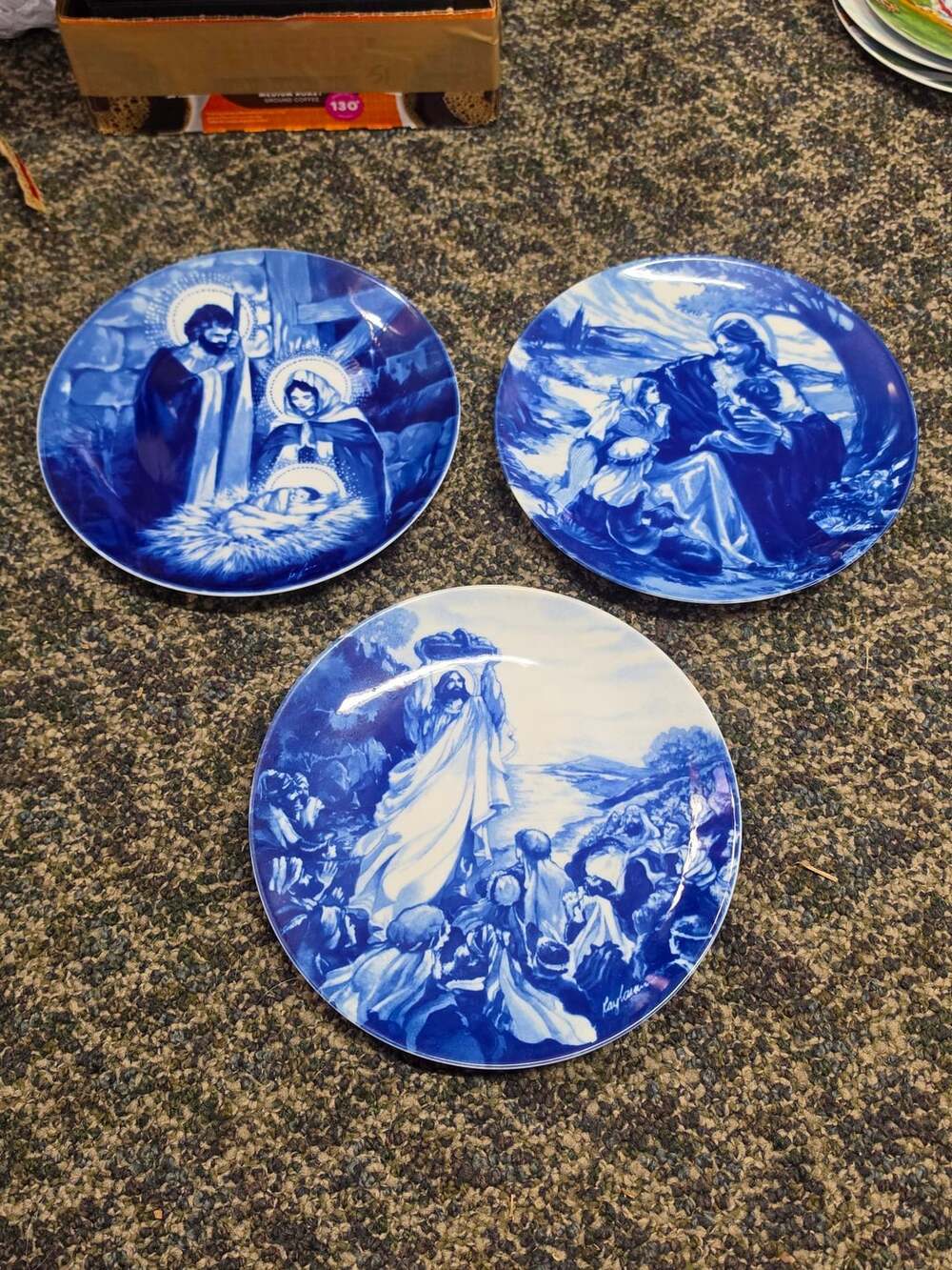 Avon Ray Caram Collector Plates Set Of Three